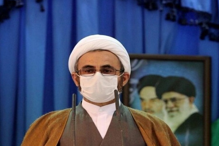 اکنون در جنگی نرم دشمنان تلاش می‌کنند حجاب را از سر دختران ما بگیرند.