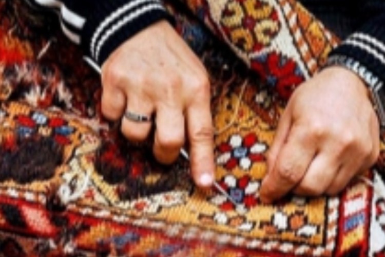 تاروپودهایی در انتظار حمایت مسئولان/وقتی صنایع دستی به مردم معرفی نمی شود