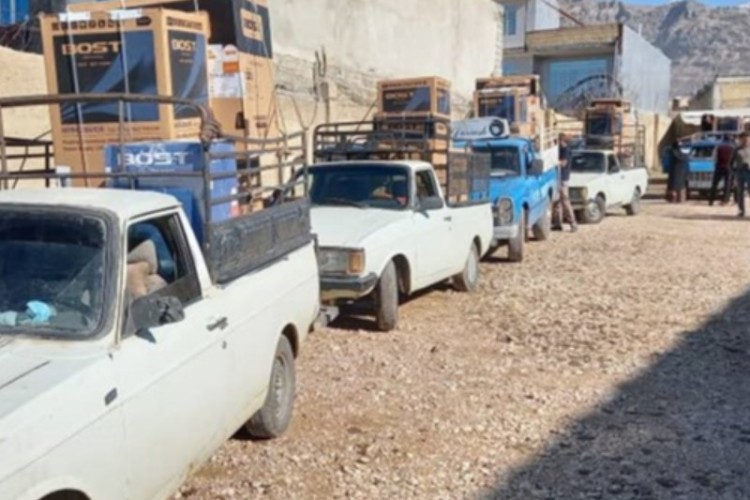 ۱۰۰ سری جهیزیه به نیازمندان و مددجویان کمیته امداد استان اهدا شد