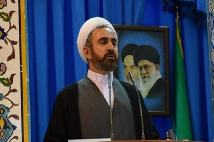 دشمنان با تحریف واقعیت‌ها نقاط ضعف را برجسته می‌کنند