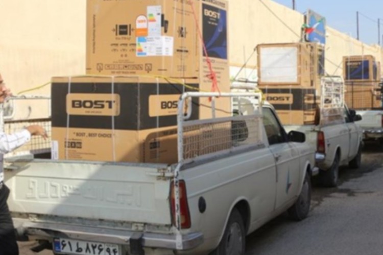 ۲۲۰ سری جهیزیه به نوعروسان ایلامی اهدا شد