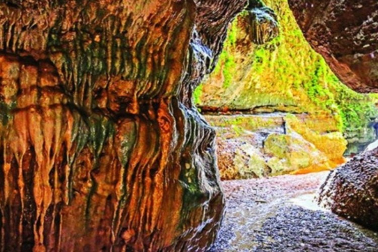 آثار تاریخی مذهبی شهرستان مهران