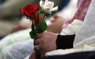 تیم مادر عروس ایران برای نیازمندان ایلامی مراسم عروسی برگزار می کند