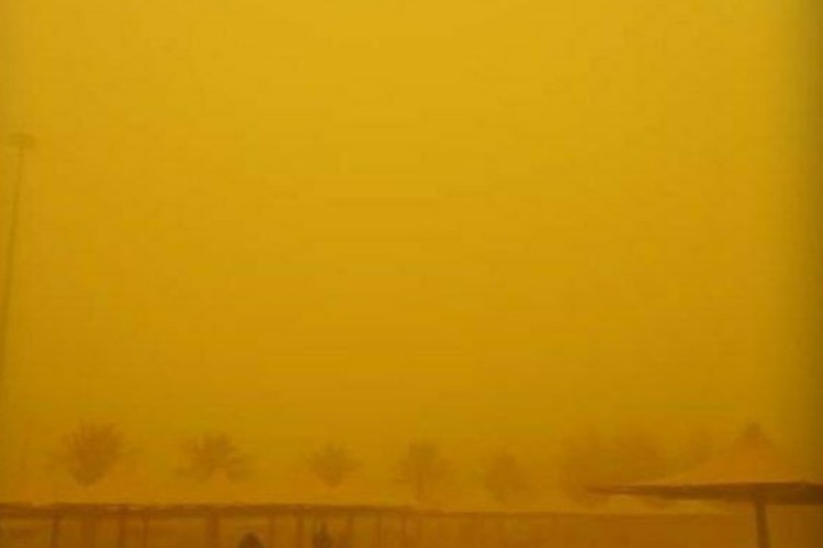 گرد و غبار بعدازظهر فردا از استان ایلام خارج می‌شود