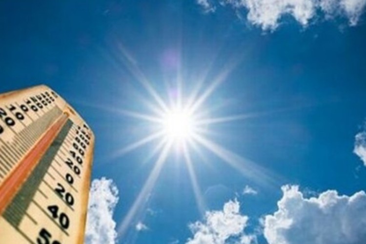 ادارات شهرستان دهلران در پی افزایش دما تعطیل شد