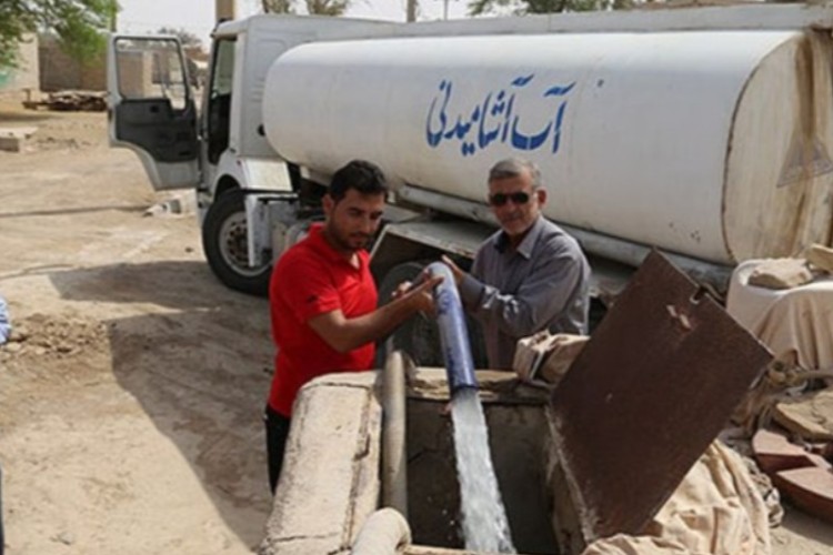۱۵۰ تانکر آبرسانی سیار جهت تامین آب شرب در مرز مهران تجهیز شدند
