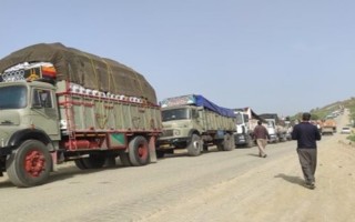 ورود ۷۵۰ خودرو حامل تجهیزات ایستگاه های صلواتی از مرز مهران به عراق