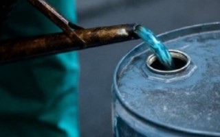 ده هزار خانوار ایلامی در مناطق روستایی و حاشینه نشین نیازمند نفت سفید هستند