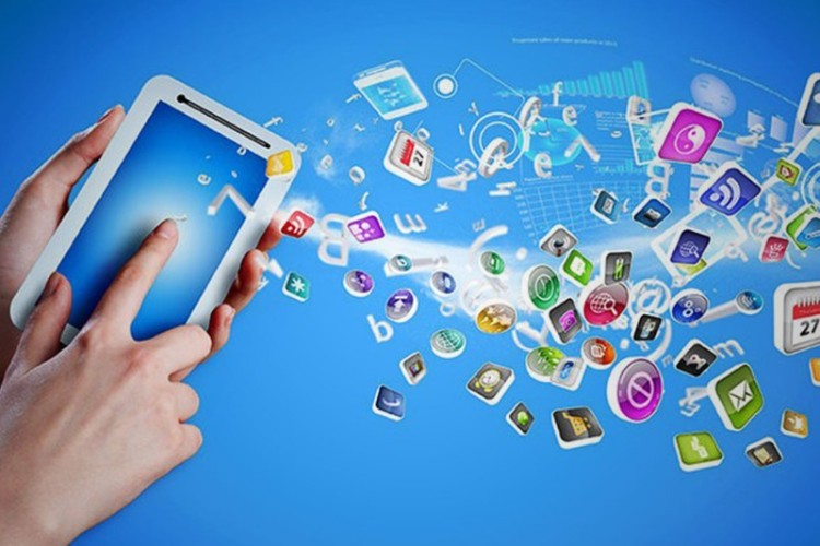 تاثیرات فضای مجازی بر زندگی واقعی