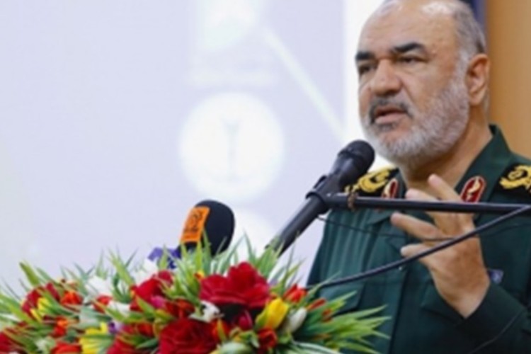 اگر ملتی سستی کند در تاریخ محو می‌شود/ اندیشه حمله نظامی دشمنان محلی از اعراب ندارد، قوی هستیم