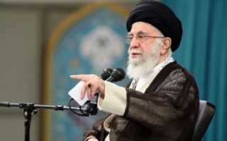 مسئولان در مقابله با استکبار کوتاهی نخواهند کرد