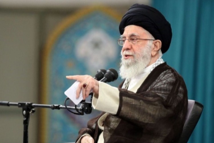 مسئولان در مقابله با استکبار کوتاهی نخواهند کرد