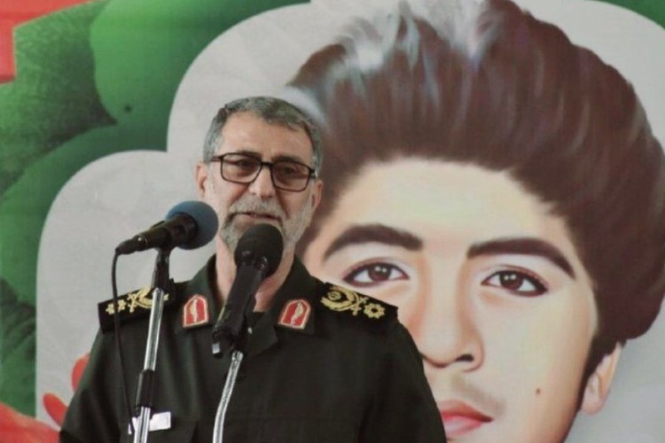 شهدای دانش‌آموز نماد ایستادگی هستند