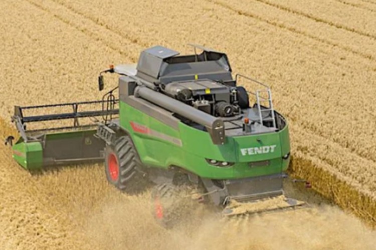 ۴۸ کمباین و دروگر در اراضی کشاورزی ایلام